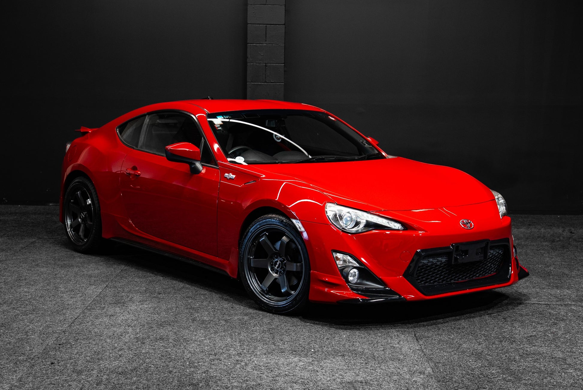 RPM Apex 18 inch gloss dark gunmetal wheels